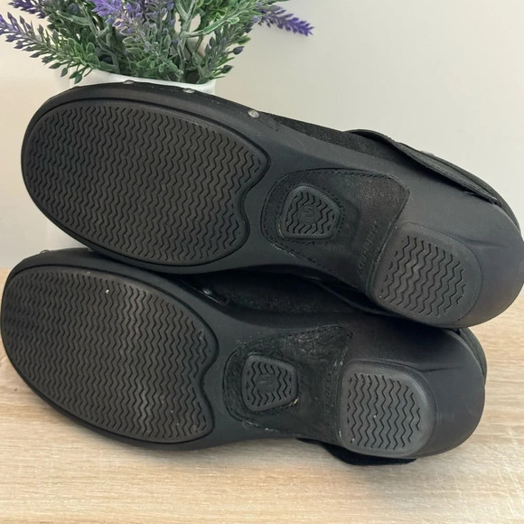 MERRELL Women’s Black Studded Leather clogs size 10 - Picture 4 of 7